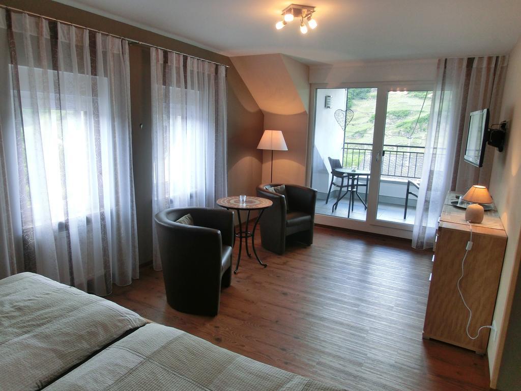 Ferienweingut Hirschen Schulstrasse Bed and Breakfast Burg  Rum bild
