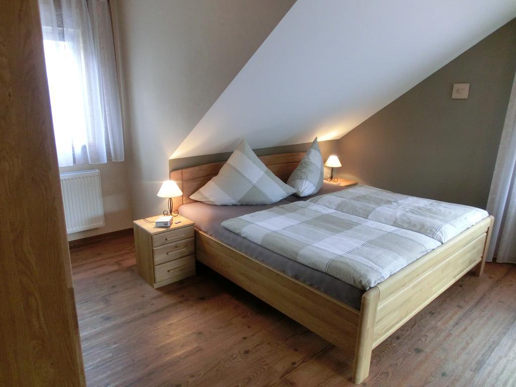 Ferienweingut Hirschen Schulstrasse Bed and Breakfast Burg  Rum bild