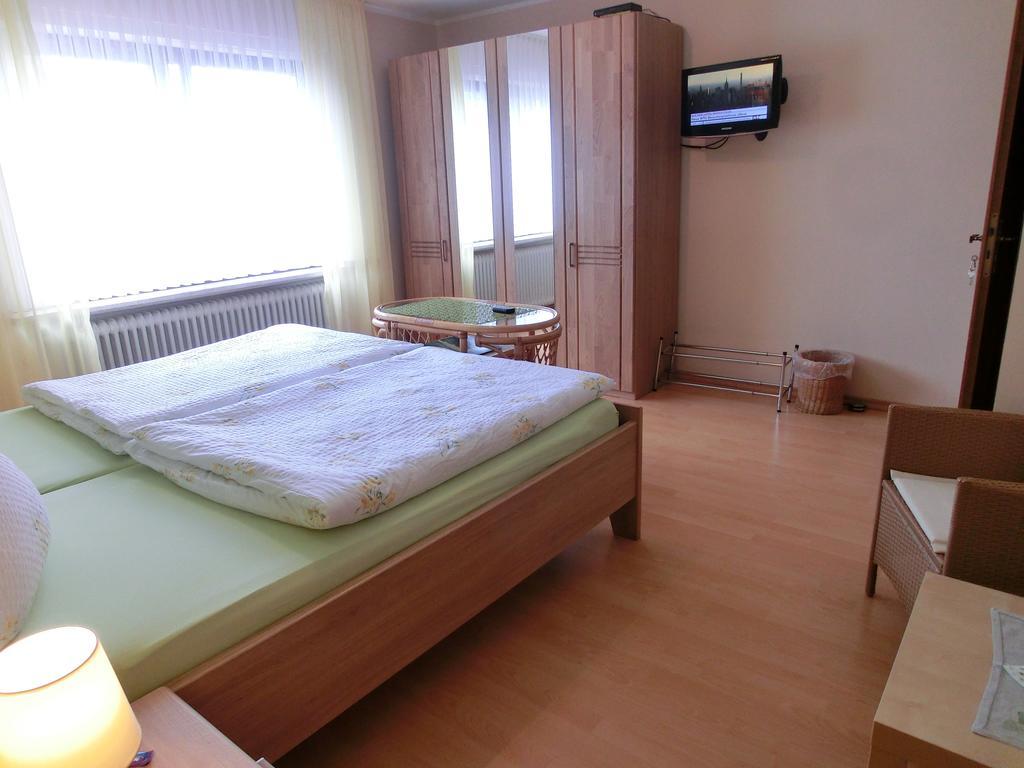 Ferienweingut Hirschen Schulstrasse Bed and Breakfast Burg  Rum bild