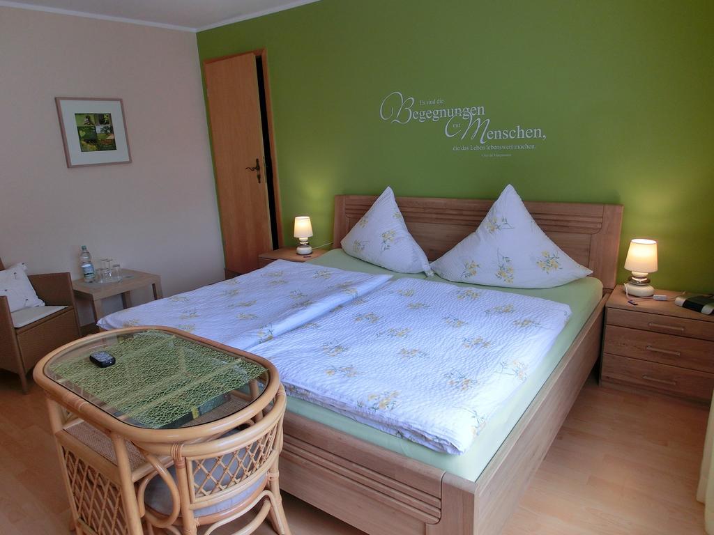 Ferienweingut Hirschen Schulstrasse Bed and Breakfast Burg  Rum bild