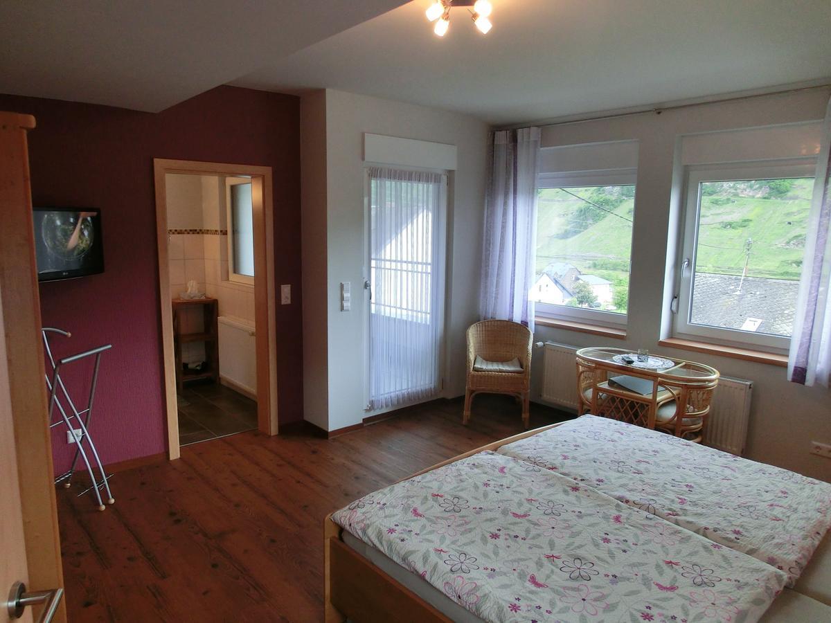 Ferienweingut Hirschen Schulstrasse Bed and Breakfast Burg  Exteriör bild