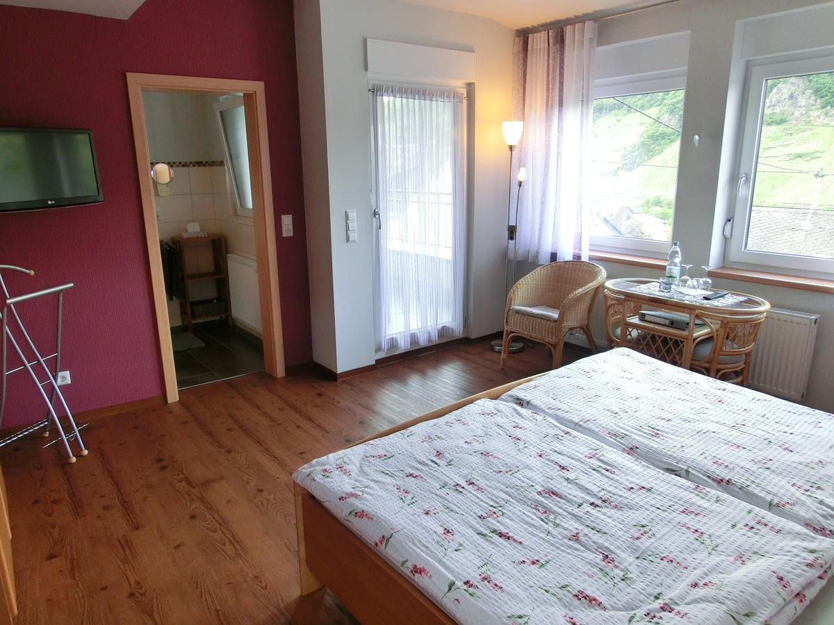 Ferienweingut Hirschen Schulstrasse Bed and Breakfast Burg  Exteriör bild